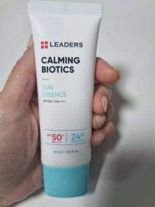 리더스코스메틱 리더스 카밍 바이오틱스 선 에센스 SPF 50+ PA++++ — 5점을 준 리뷰어가 2022년 4월 올린 사용 사진