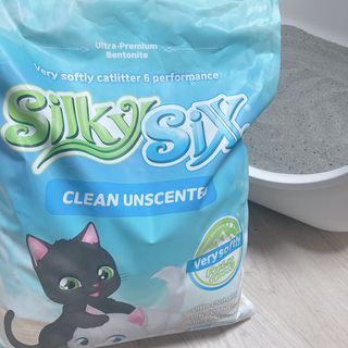 행운의집 실키식스 9kg 크린 언씬티드 프리미엄 고양이모래 — 5점을 준 리뷰어가 2021년 3월 올린 사용 사진