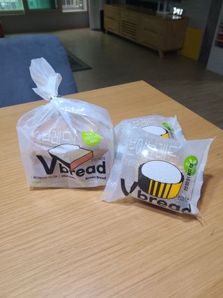 롯데제과 Vbread 포카치아식빵1개 + 미니식빵 1개 + 머핀 2개 세트 — 5점을 준 리뷰어가 2021년 9월 올린 사용 사진