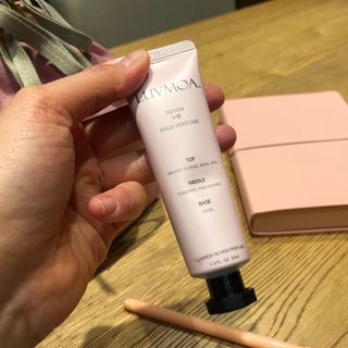 러브모아 향수 고체향수 승무원 고체향수 바르는 향수 니치향수 도손 우드세이지 앤 씨솔트 — 5점을 준 리뷰어가 2022년 12월 올린 사용 사진
