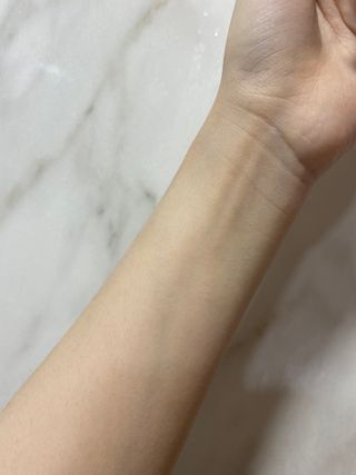 [엠메이데이] 샤워인샤워 화이트 바디 톤업크림 300g — 5점을 준 리뷰어가 2021년 12월 올린 사용 사진
