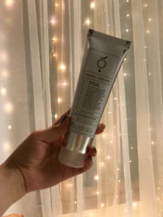 올리브 오일 스킨케어 컴퍼니 [OOSC] 보송보송한 내추럴리 너리시드 핸드크림 125ml — 5점을 준 리뷰어가 2021년 4월 올린 사용 사진