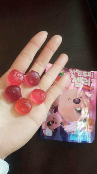 [팔도] 잔망루피젤리 믹스베리맛 42g 8개 — 5점을 준 리뷰어가 2022년 2월 올린 사용 사진