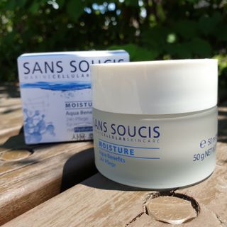 산수시 아쿠아 베네핏 24h 수부지 물광 속건조 수분크림 50ml — 5점을 준 리뷰어가 2021년 7월 올린 사용 사진