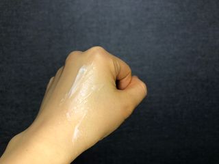 르핸스 퍼포밍 2 핸드&네일 비반트포렛/베티버포그 — 5점을 준 리뷰어가 2023년 2월 올린 사용 사진
