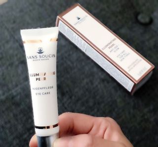 산수시 일루미네이팅 펄 영양 다크서클 스틱 아이 크림 케어 15ml — 5점을 준 리뷰어가 2021년 6월 올린 사용 사진