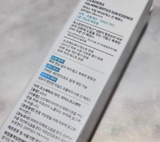리더스코스메틱 리더스 카밍 바이오틱스 선 에센스 SPF 50+ PA++++ — 5점을 준 리뷰어가 2022년 8월 올린 사용 사진