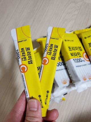 서울약사신협 프리미엄 비타민C 1,000mg_2.5g x 50포 — 5점을 준 리뷰어가 2021년 9월 올린 사용 사진