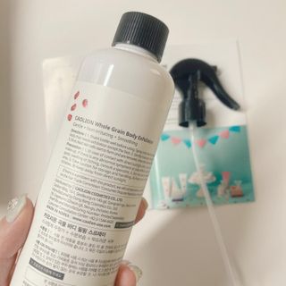 카오리온코스메틱스 곡물 바디 필링 스프레이 — 5점을 준 리뷰어가 2021년 8월 올린 사용 사진