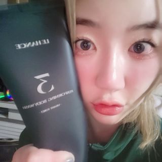 르핸스 퍼포밍 3 바디워시 비반트포렛/베티버포그 — 5점을 준 리뷰어가 2023년 1월 올린 사용 사진