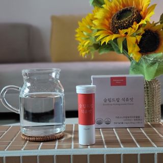 [슬림드랍 석류맛] 건기식 다이어트 보조제 겸 비타민 — 5점을 준 리뷰어가 2022년 1월 올린 사용 사진