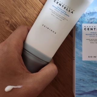 [스킨1004] 마다가스카르 센텔라 히알루-시카 워터핏 선세럼 50ml — 5점을 준 리뷰어가 2024년 5월 올린 사용 사진