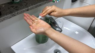 닥터시드 티트리 앤 라임 비건 지성케어 쿨 탈모 샴푸 (1000ml) — 5점을 준 리뷰어가 2023년 12월 올린 사용 사진
