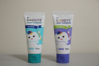 닥터데디스 안심불소 튼튼치약(청포도, 민트 중 택 1) 60g + 여행용 미니 치약 15g — 5점을 준 리뷰어가 2022년 9월 올린 사용 사진