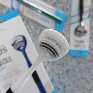 크리오 클리어스 혀백태제거 구취관리 혀클리너 — 4점을 준 리뷰어가 2021년 2월 올린 사용 사진