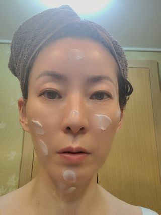 이지듀 DW-EGF 크림 다이브좀_콜라겐이 쏙쏙, 탄력피부로 다이빙 — 5점을 준 리뷰어가 2021년 2월 올린 사용 사진