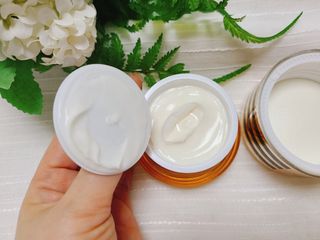 자민경 크레마카라콜 울트라 프로폴리스 하이드라 인텐스 크림 50ml — 5점을 준 리뷰어가 2021년 1월 올린 사용 사진