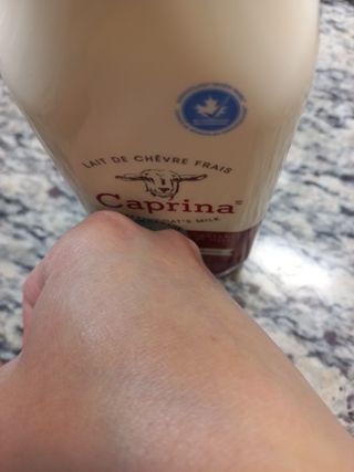 카프리나 산양밀크 모이스춰라이징 바디로션 350ml(오리지널향) — 5점을 준 리뷰어가 2023년 4월 올린 사용 사진