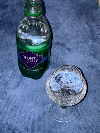 몽베스트 Montbest with Sparkling water Plain 20병 — 5점을 준 리뷰어가 2022년 11월 올린 사용 사진