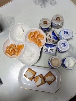 매일바이오 그릭요거트 오리지널 플레인 4개, 로스터리 커피믹스 4개 — 5점을 준 리뷰어가 2021년 12월 올린 사용 사진