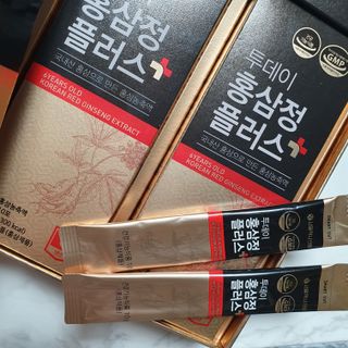 서울약사신협_투데이홍삼정플러스스틱_10g x 30포 — 5점을 준 리뷰어가 2021년 3월 올린 사용 사진