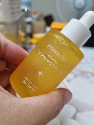 체르엠 스템앤셀 비타민 브라이트닝 에센스 30ml 1개 — 5점을 준 리뷰어가 2021년 10월 올린 사용 사진