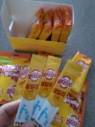 광동생활건강 [광동] 비타500데일리스틱 70포+쇼핑백+구미3개 — 5점을 준 리뷰어가 2022년 1월 올린 사용 사진