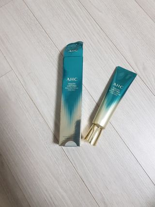 [NEW 탄력유턴 아이크림] AHC 유스 래스팅 리얼 아이크림 포 페이스 — 5점을 준 리뷰어가 2021년 2월 올린 사용 사진
