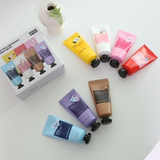 쿤달 BT21 시어버터 앤 마카다미아 퓨어 핸드크림 50ml 7구 기프트 세트 — 5점을 준 리뷰어가 2021년 3월 올린 사용 사진