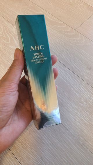 [NEW 탄력유턴 아이크림] AHC 유스 래스팅 리얼 아이크림 포 페이스 — 4점을 준 리뷰어가 2021년 3월 올린 사용 사진
