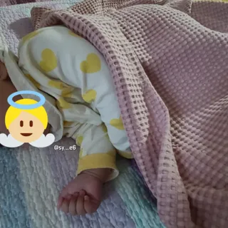 [쿠쿠드림] 완벽 항균 아기 애착이불 — 5점을 준 리뷰어가 2022년 12월 올린 사용 사진