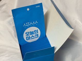 [심폐소생소] KF94 오늘의 마스크 대형 — 5점을 준 리뷰어가 2021년 9월 올린 사용 사진
