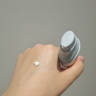[스킨1004] 마다가스카르 센텔라 히알루-시카 워터핏 선세럼 50ml — 5점을 준 리뷰어가 2024년 5월 올린 사용 사진