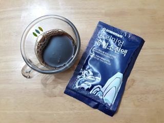 참앤들황토농원 국내산 흑염소를 정성스럽게 담은, 프리미엄 흑염소 진액 70ml x 30포 1박스 — 4점을 준 리뷰어가 2023년 1월 올린 사용 사진