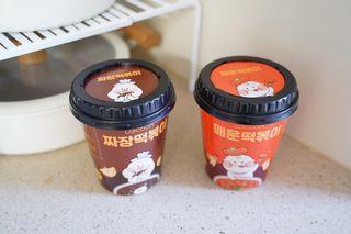 유비쿡 컵떡볶이 매운컵떡볶이2개/ 짜장컵떡볶이 2개  총 4개세트 — 4.5점을 준 리뷰어가 2021년 3월 올린 사용 사진