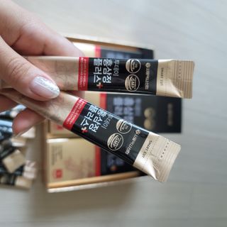 서울약사신협_투데이홍삼정플러스스틱_10g x 30포 — 5점을 준 리뷰어가 2021년 6월 올린 사용 사진
