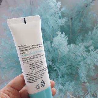 리더스코스메틱 리더스 카밍 바이오틱스 선 에센스 SPF 50+ PA++++ — 5점을 준 리뷰어가 2022년 7월 올린 사용 사진