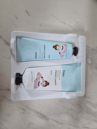 파시 FASCY 高保湿ハンドクリーム40ml+80ml セット — 5점을 준 리뷰어가 2021년 7월 올린 사용 사진