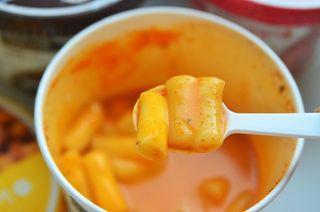 추억의 국민학교 떡볶이 국떡 컵볶이 선물박스 — 5점을 준 리뷰어가 2022년 1월 올린 사용 사진