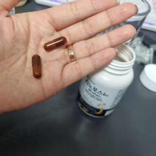 프리마인 홍삼의 강력한 에너지, 이제는 흡수율을 높인 최첨단 캡슐로 간편하게 초고속 충전하세요. — 5점을 준 리뷰어가 2022년 10월 올린 사용 사진