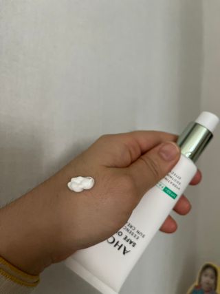 [AHC] 세이프온 에센스 선크림 올리브영 스페셜 증정 기획세트 — 5점을 준 리뷰어가 2022년 6월 올린 사용 사진
