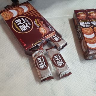 롯데제과 롯샌 카페크런치 — 5점을 준 리뷰어가 2021년 10월 올린 사용 사진