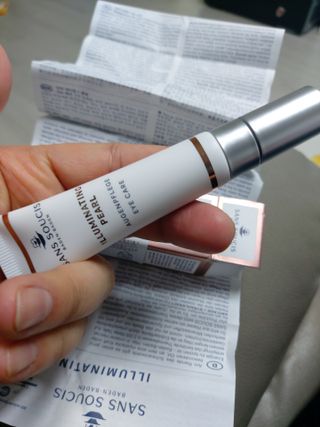 산수시 일루미네이팅 펄 영양 다크서클 스틱 아이 크림 케어 15ml — 5점을 준 리뷰어가 2021년 6월 올린 사용 사진