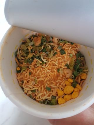 NISSIN 닛신 컵누들  4종 - 씨푸드오리지날, 씨푸드 스파이시, 씨푸드 커리, 씨푸드 XO소스 — 5점을 준 리뷰어가 2022년 11월 올린 사용 사진