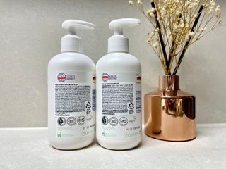 mom e 맘이 내추럴 베이비 케어 샴푸앤바스+로션 — 4점을 준 리뷰어가 2021년 1월 올린 사용 사진
