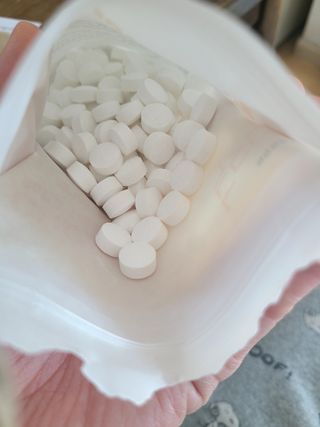 녹다 츄츄고체치약 150정 프로폴리스 죽염 씹는 치약 — 5점을 준 리뷰어가 2022년 12월 올린 사용 사진