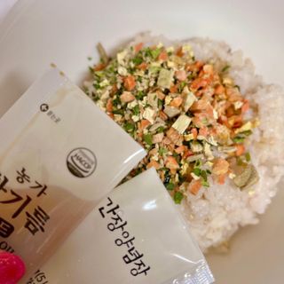 해풀잎 누구나 김밥*1ea [(혼합야채 35g *1ea,  김밥김 (5g, 5ea),  양념간장 (6g, 5ea), 참기름(5g, 2ea)] — 5점을 준 리뷰어가 2022년 7월 올린 사용 사진
