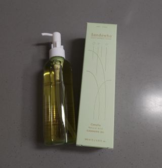 스킨큐어 산다화 순한 클렌징 동백 오일 200ml — 5점을 준 리뷰어가 2023년 4월 올린 사용 사진