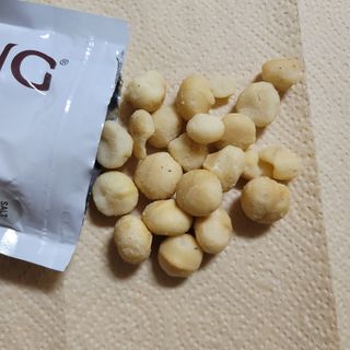 도이퉁 마카다미아 넛 90g  로얄 마카넛 오리지널 쏠트 허니 — 5점을 준 리뷰어가 2021년 3월 올린 사용 사진