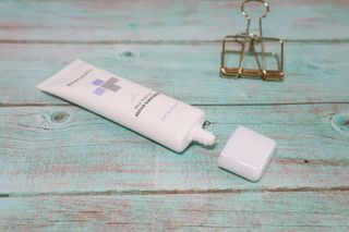 바노바기 코스메틱 바노바기 밀크씨슬 리페어 시카 선스크린 플러스 50ml — 5점을 준 리뷰어가 2023년 1월 올린 사용 사진